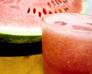 New review suggests drinking 100 percent fruit juice may offer disease-fighting benefits