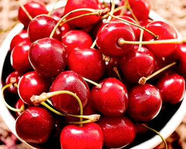 3 new studies link eating red to a healthy heart