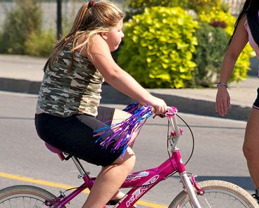 Vitamin D deficiency is associated with different types of obesity in black and white children