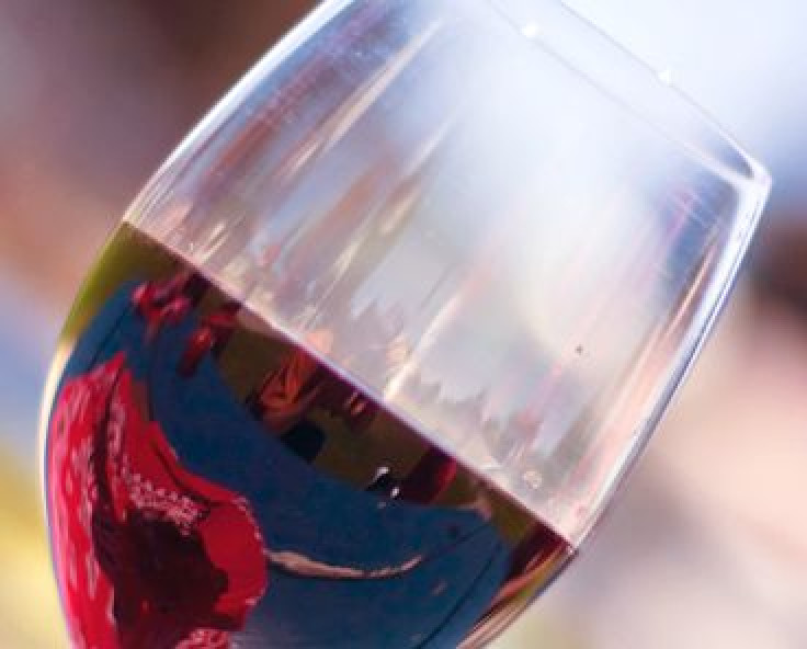 Researchers evaluate red wine compound for treating concussions in pro boxers