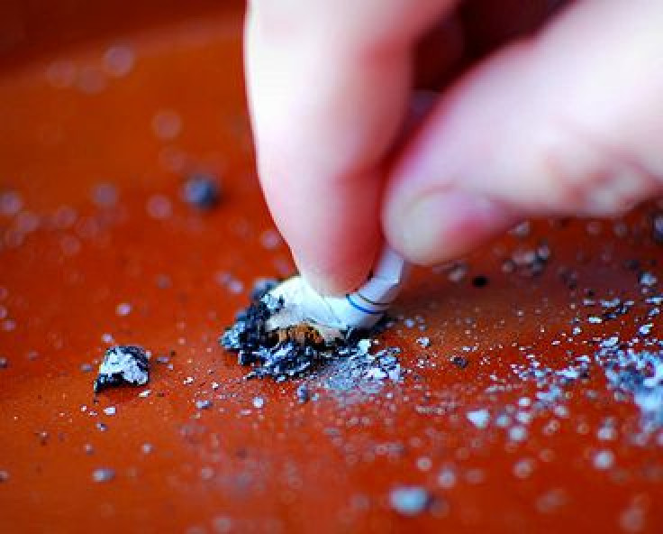 Age, gender and social advantage affect success in quitting smoking