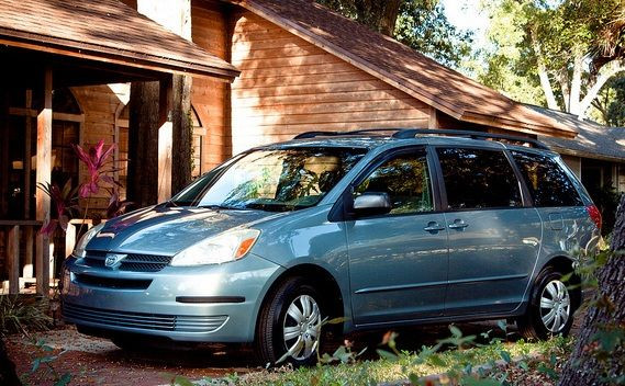 A 2004 Toyota Sienna