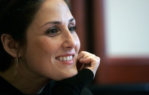 U.S. talk show host Ricki Lake listens to a question during a news conference in Sydney November 2, 2007.