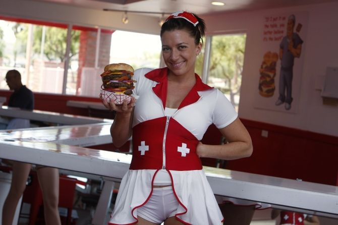 French researchers found that no matter what color waitresses wore, female diners tipped the same amount for service, but men give between 15 and 26 percent extra in tips compared to when the same waitress served them wearing a different color.