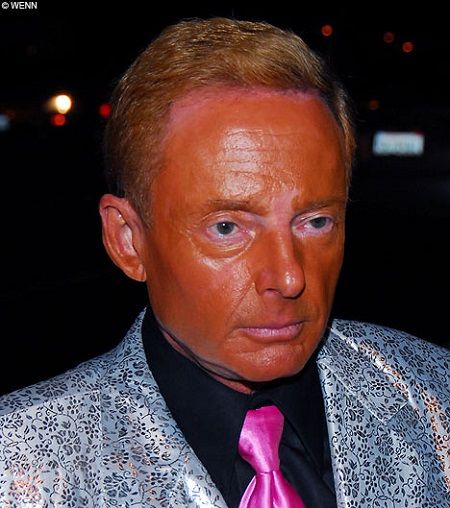 Mintz has been a publicist for some one Hollywoods hottest celebrities, including Paris Hilton, Bob Dylan and Chris Brown. It seems like some of Hiltons tanning habits might have rubbed off on Mintz. 