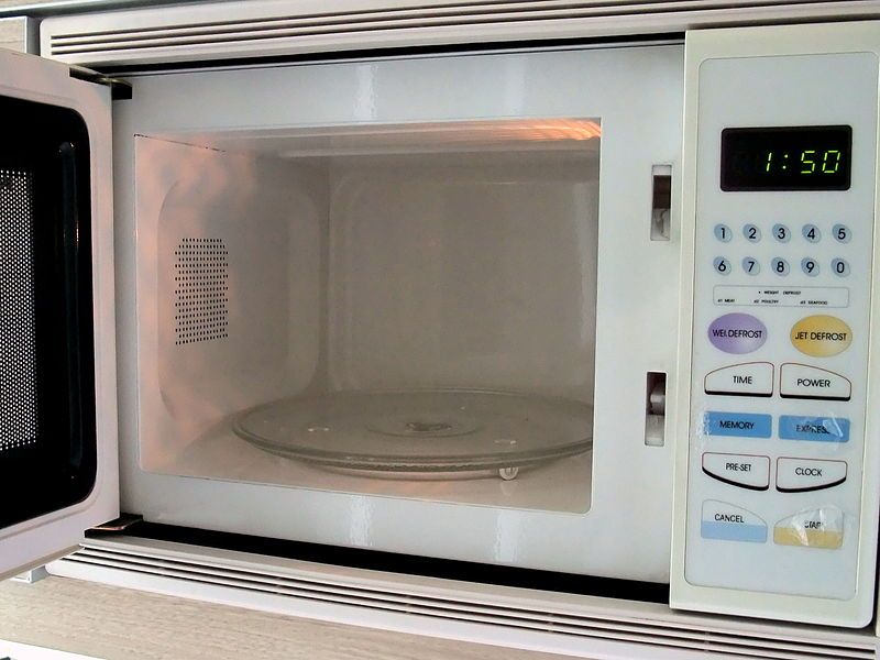 Microwaves Are Bad For You: 5 Reasons Why Microwave Oven Cooking Is ...