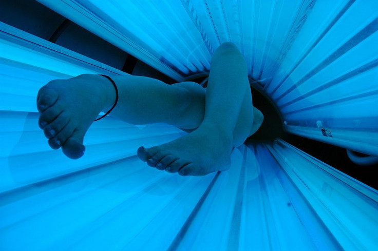 One Quarter Of White U.S. Women Tan Indoors