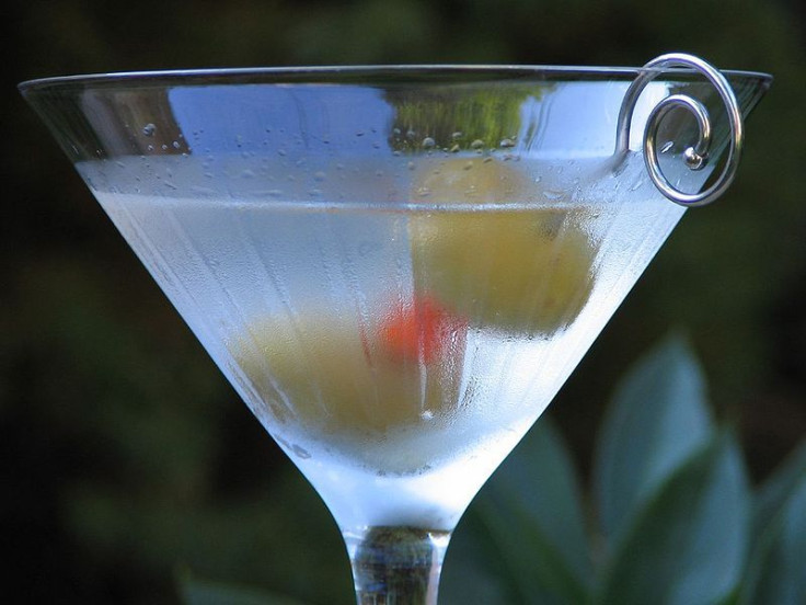 800px-Classic_martini_by_Ken30684