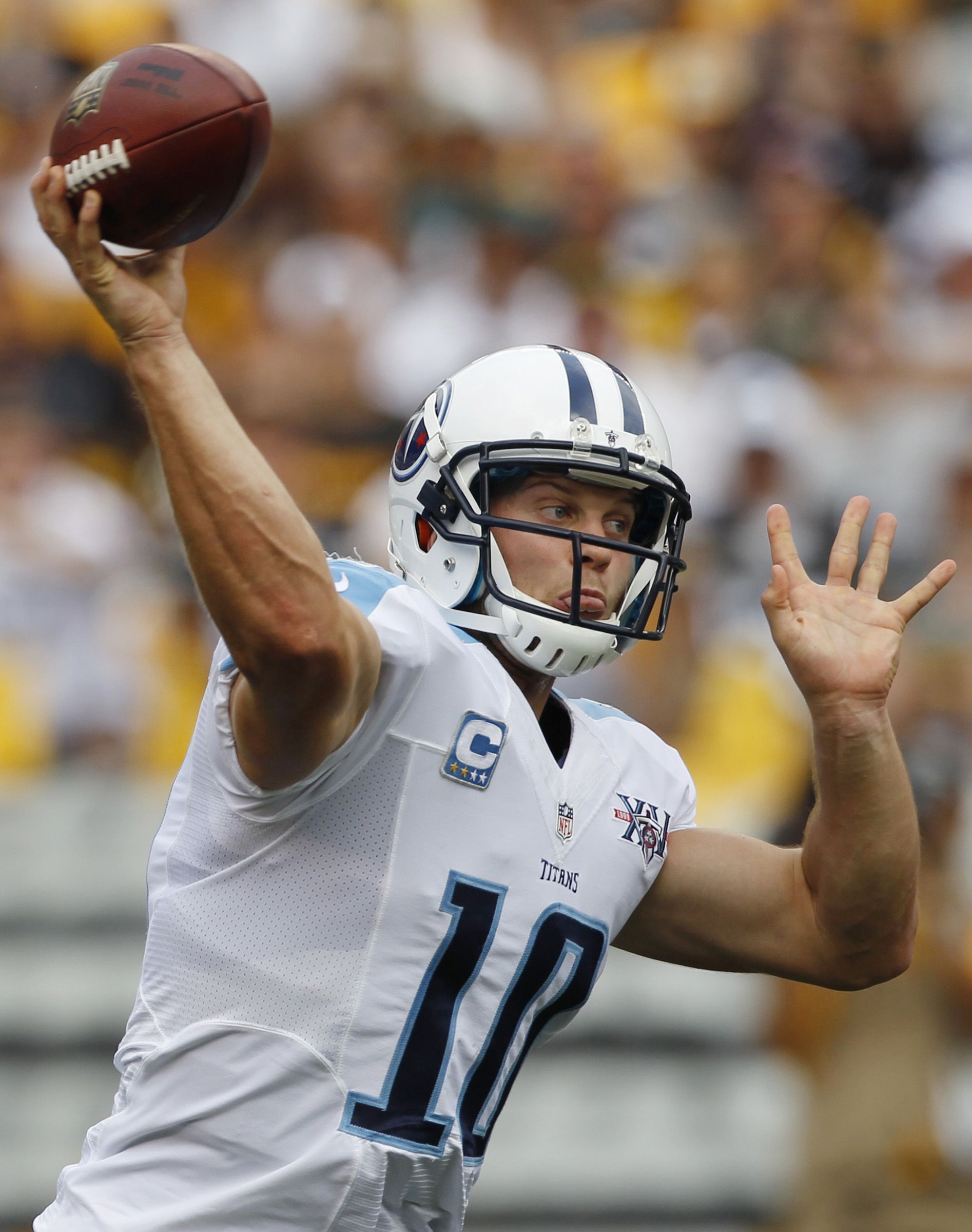 Titans' Jake Locker makes slight progress with injury