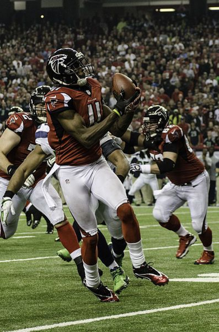 Julio Jones catching a pass