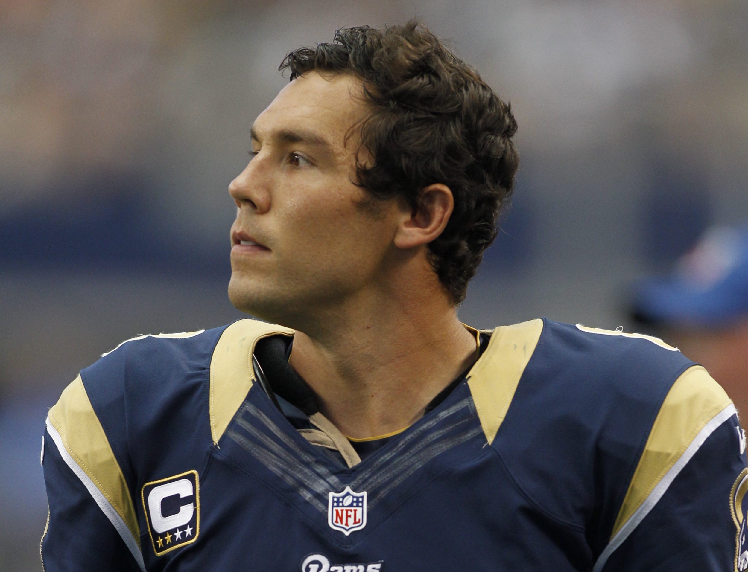 Rams' Sam Bradford tears ACL, out for season