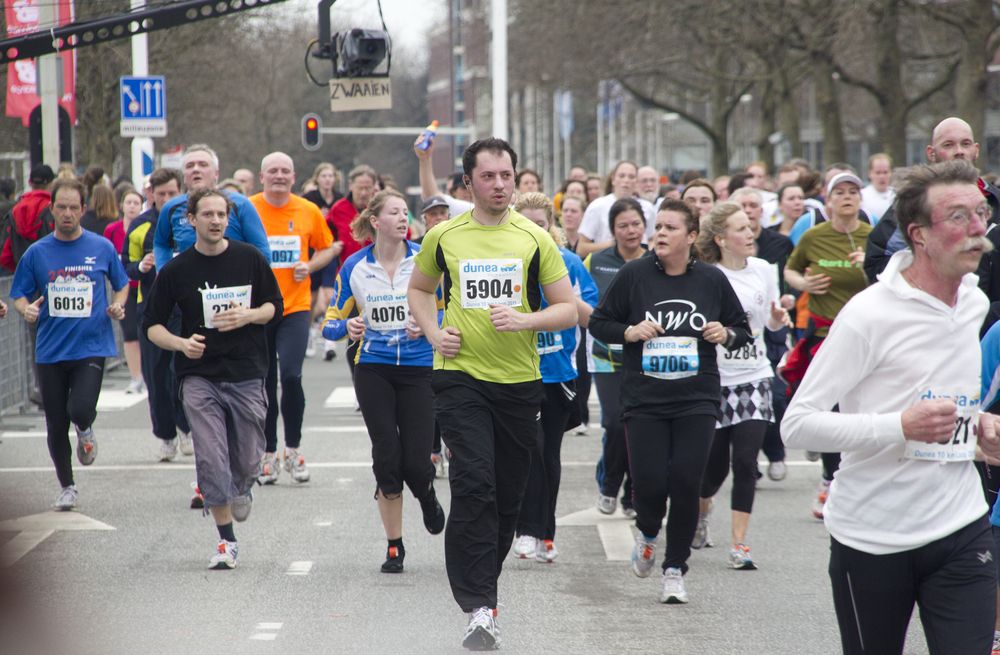 Marathon Runners, Young And Old, Post Similar Finish Times; The 'U ...