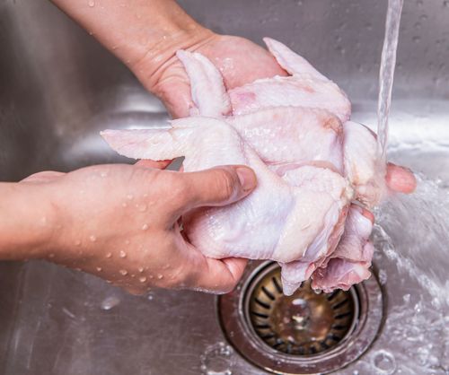 Washing Raw Chicken Can Lead To Food Poisoning, With Infection ...