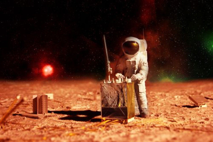 astronaut-on-mars