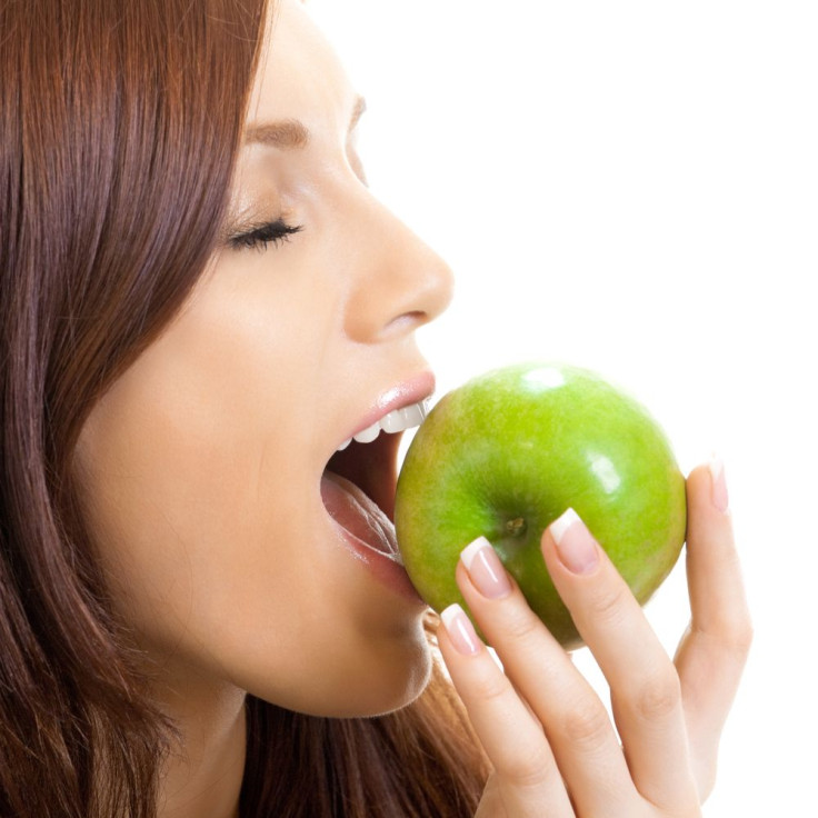 Women Who Eat An Apple A Day Report Better Sexual Experiences