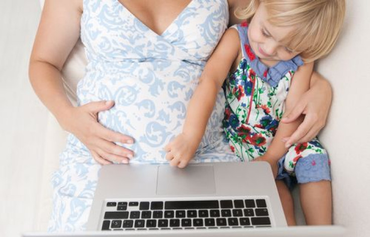 Tech-Savvy Mothers Rely On Internet Moms For Advice