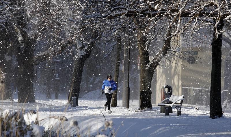 Exposure To Cold Temperatures In The Morning May Help Burn Fat In Men: Study