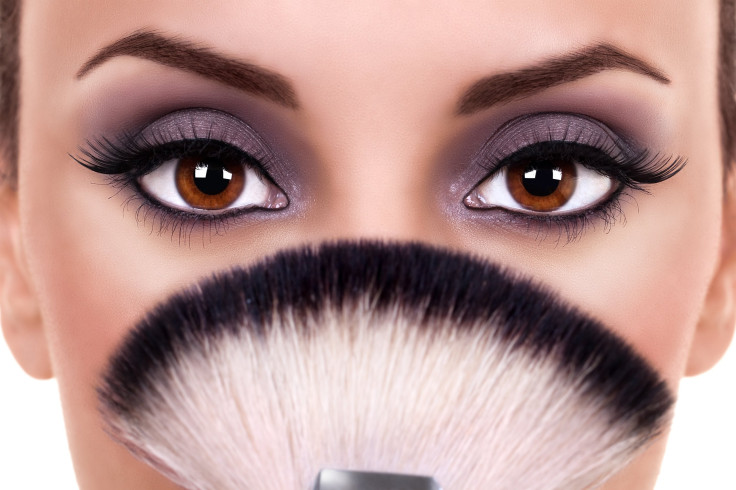 eyeliner contamination