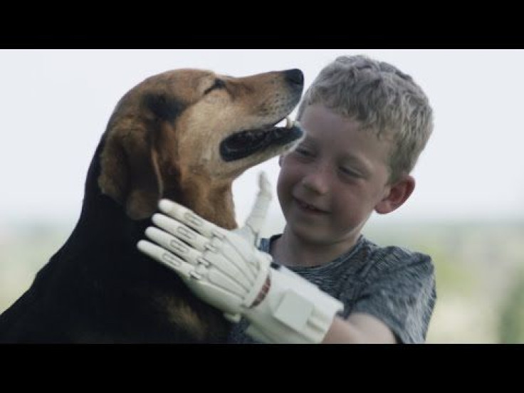 3D-Printed E-NABLE Hand Makes 8-Year-Old ‘Little Cool Hand Luke’ Look Awesome