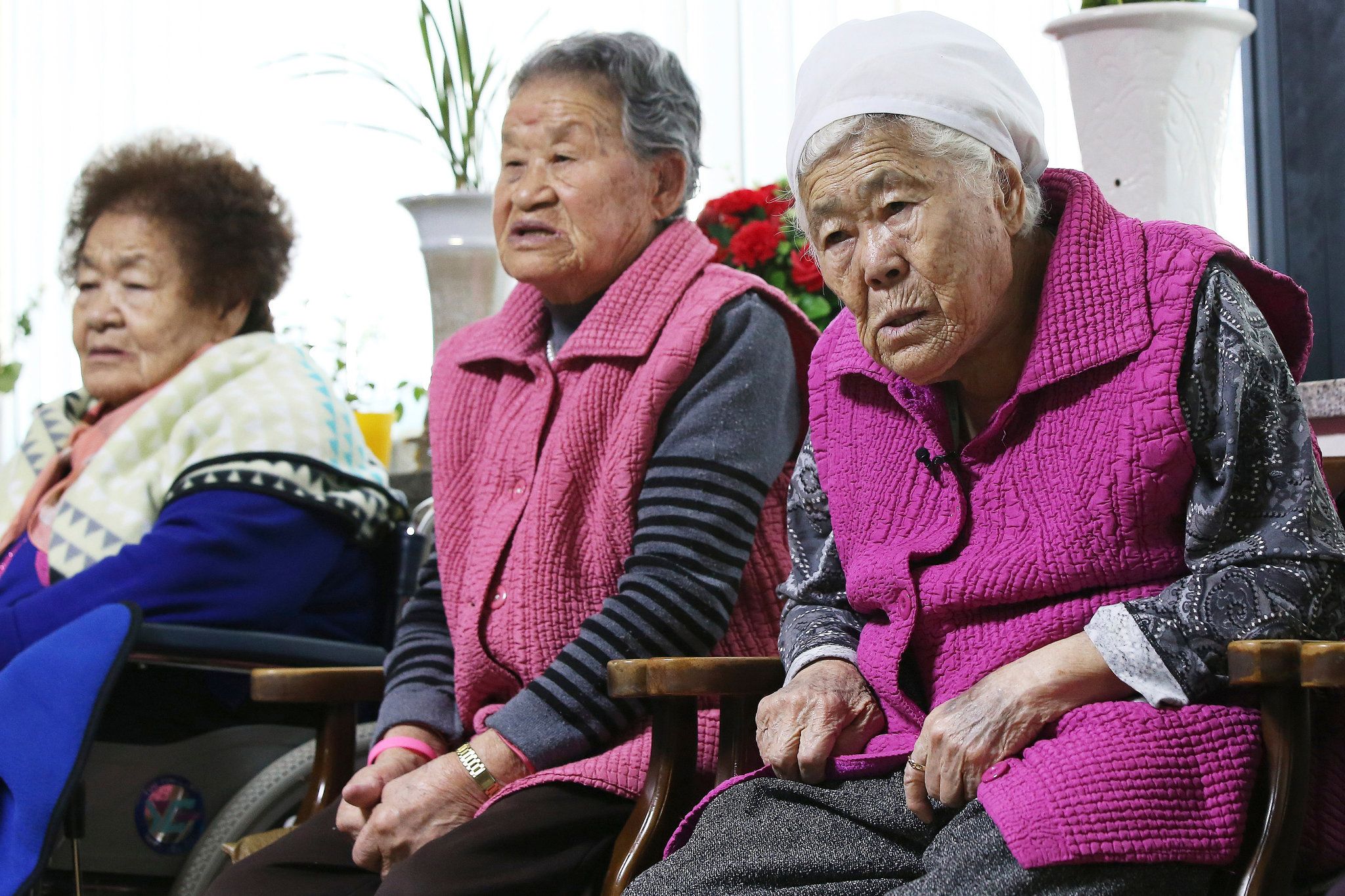 Japan Apologizes To Comfort Women Used As Sex Slaves During World War Ii Survivors Still 3046