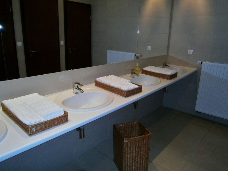 bathroom-734017_1920