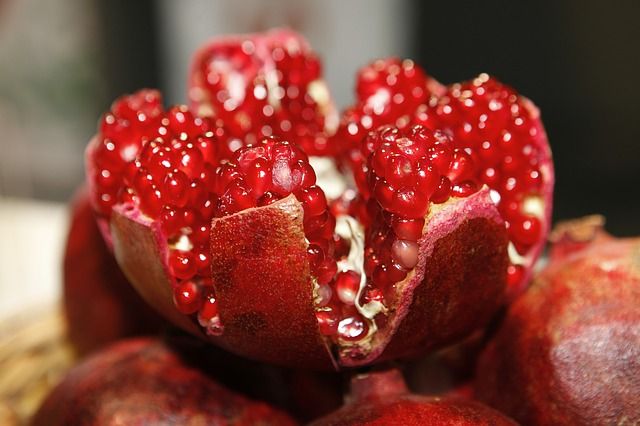 6 Health Benefits Of Pomegranate For Men And Women From Treating