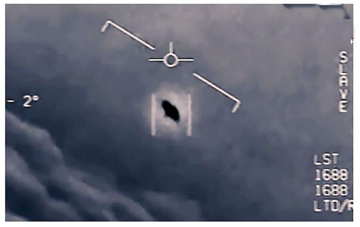 UFO caught by gun camera of US Navy  FA-18 Super Hornet