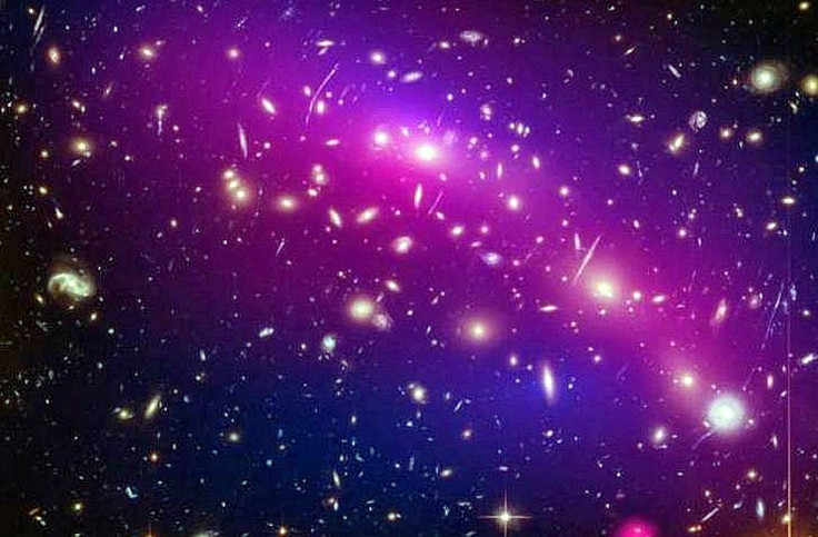 Galaxy cluster with dark matter denoted in blue