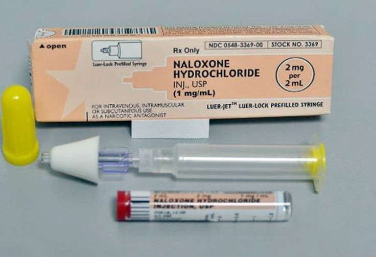 Naloxone rescue kit