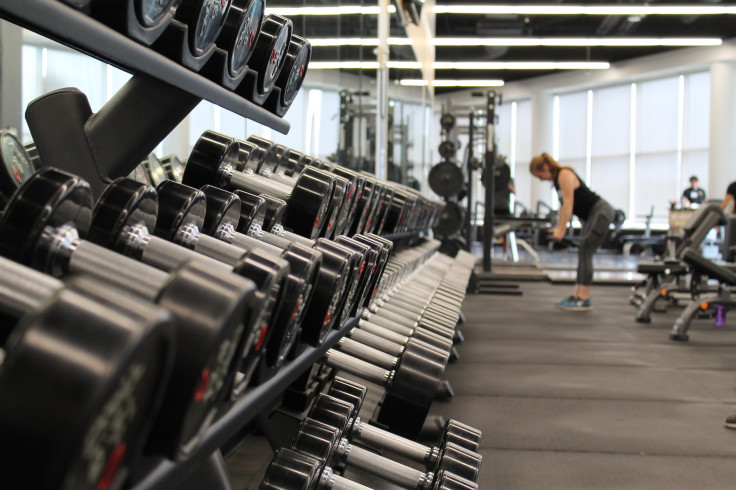 coronavirus-gym-equipment-sanitize