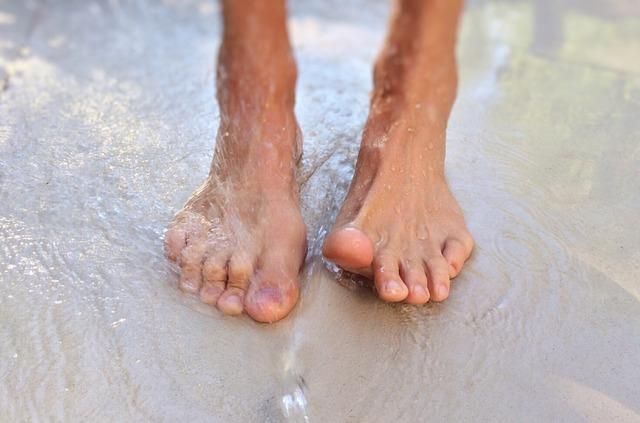 feet