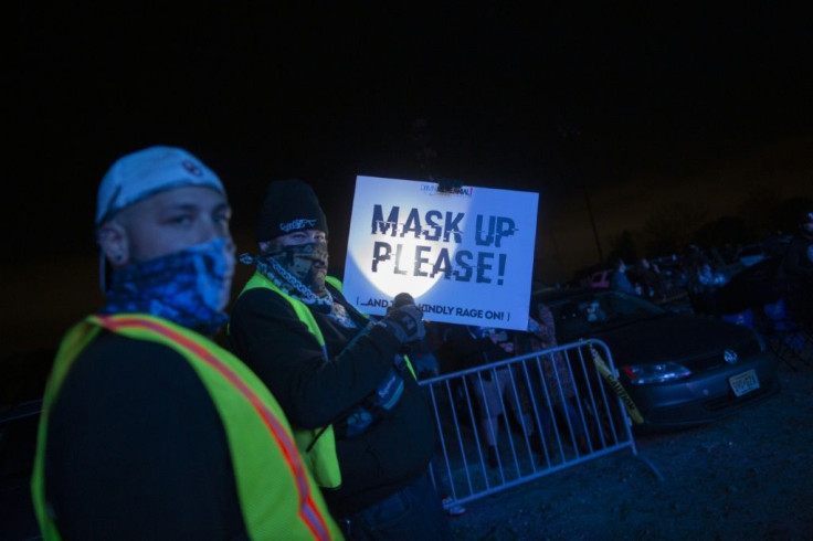 security-guards-remind-party-goers-to-keep-their