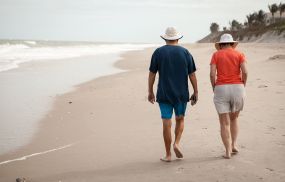 The decline in the brain’s ability to perform dual-task walking shows a decline in age-related brain function that may indicate an increased risk of developing dementia later in life, study finds.