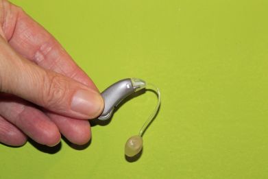 Researchers found that there is 25% difference in mortality risk between regular hearing aid users and never-users.