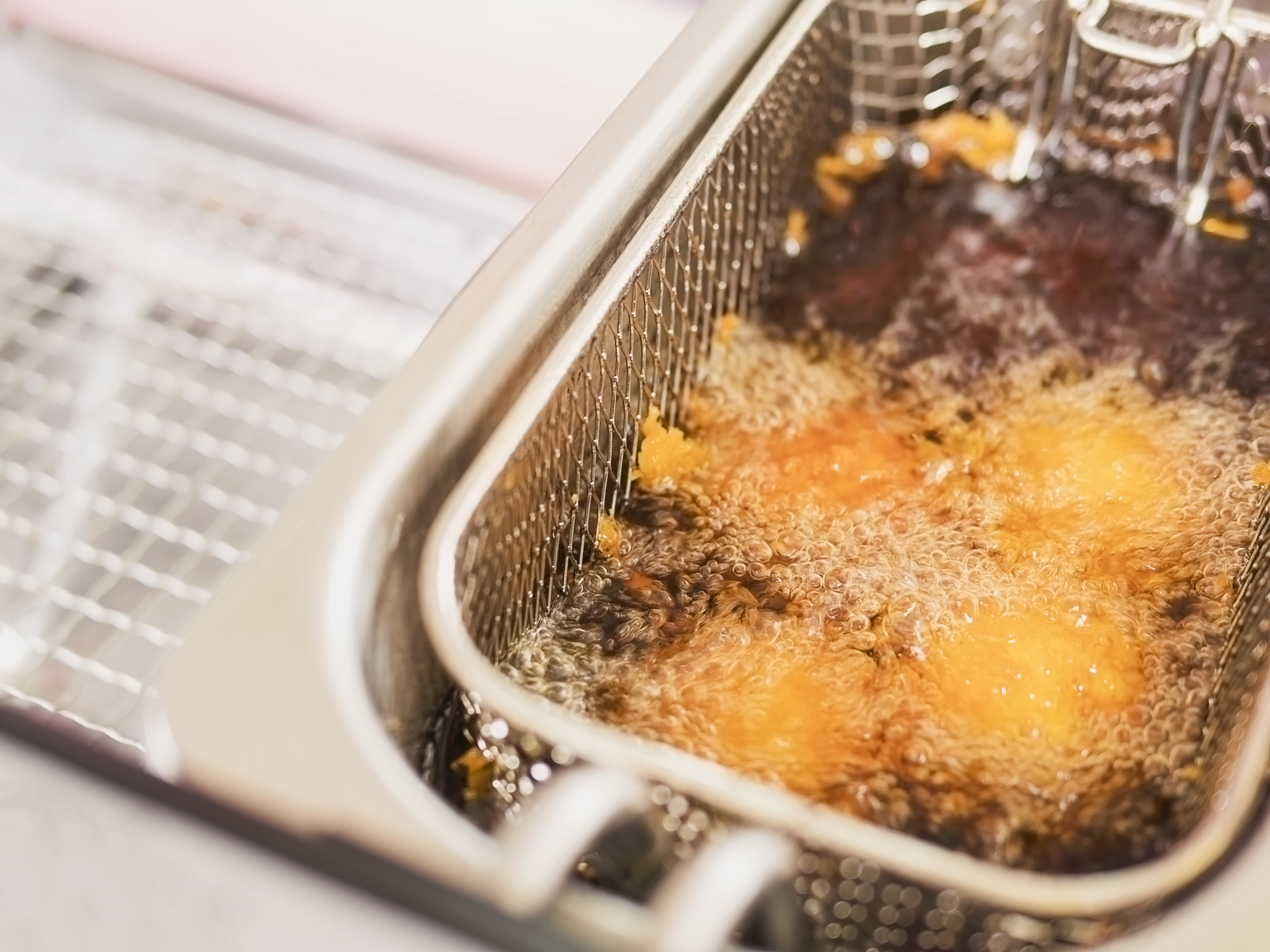 Frequent Reuse Of Frying Oil Linked To Mind Harm, Research Suggests