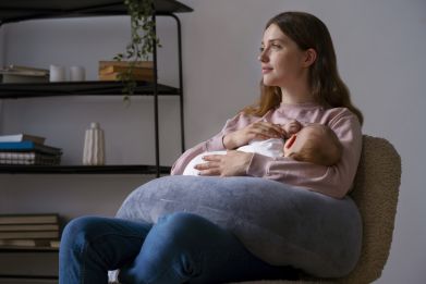 The results showed that for those with prenatal depressive symptoms, administering a single low dose of esketamine right after childbirth reduced the risk of major depressive episodes at 42 days by approximately 75%.