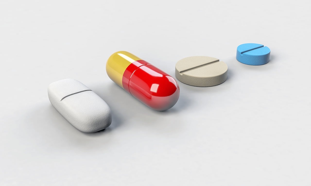 Antibiotics Side Effects and Medication Reactions: What's Normal, What's Not, and When to Worry