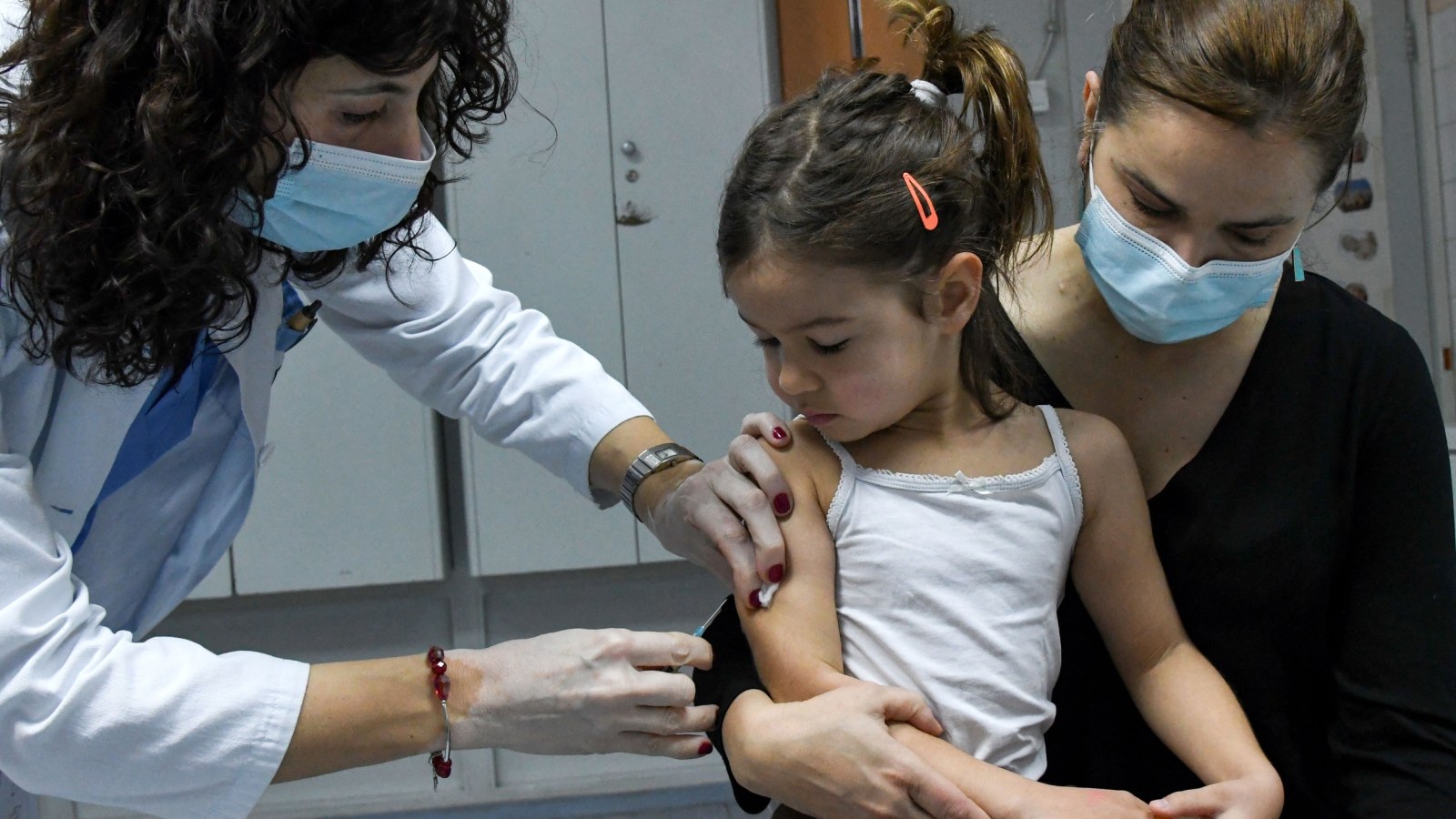 Health Secretary Endorses Measles Vaccination as US Cases Reach 2,371, the Highest Total Since 1991