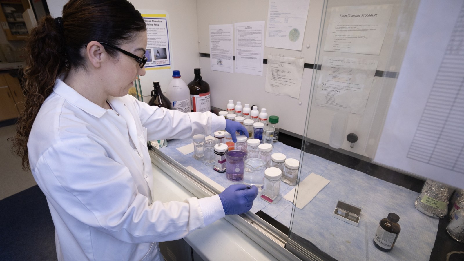 Senators from Both Parties Push Back on Reported Plan for Political Appointees to Approve NIH Grants