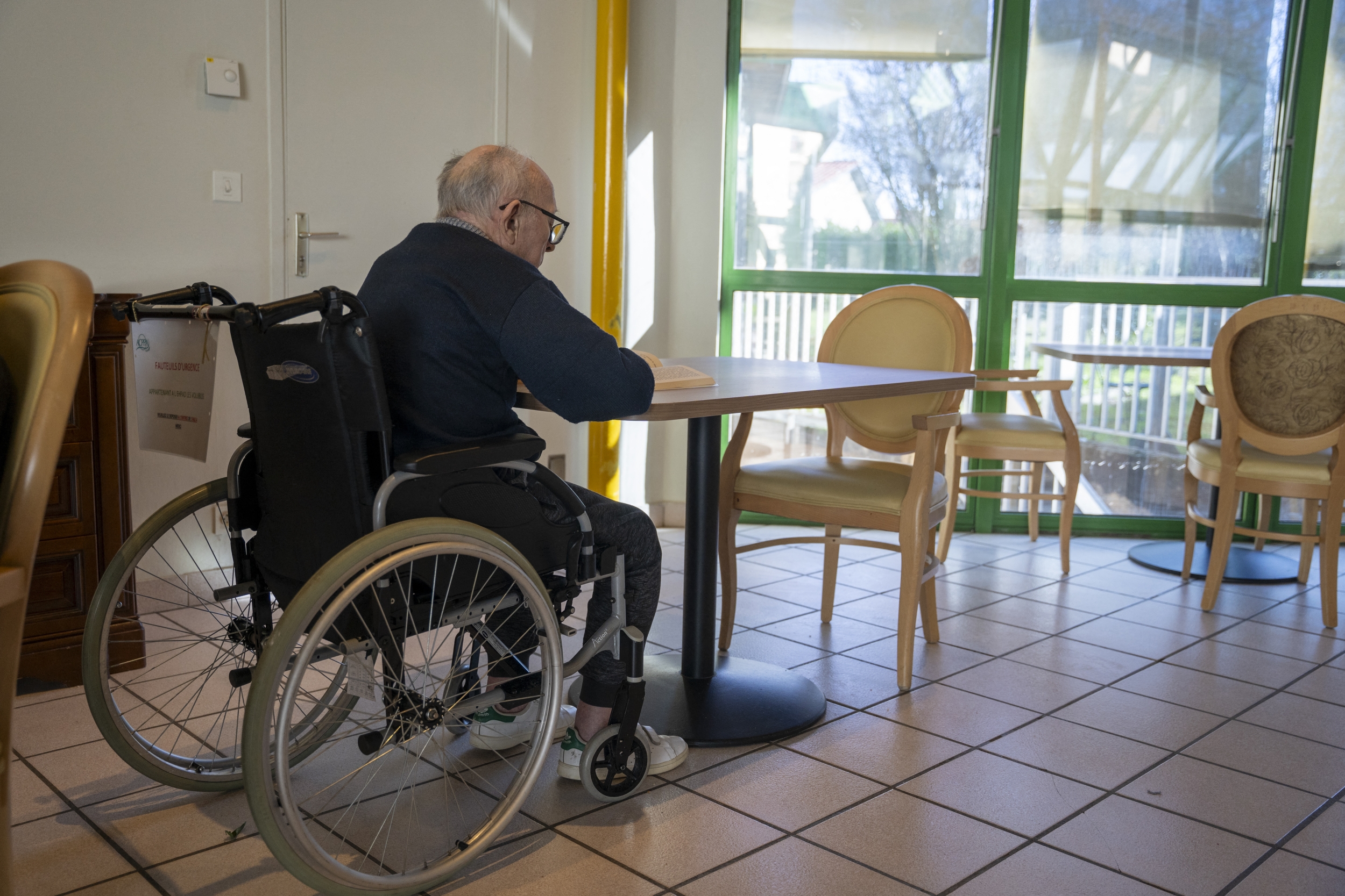 Medicare Wheelchair Users Could Stop Paying Upfront Cost for Titanium or Carbon-Fiber Chairs Under Bill Headed to President